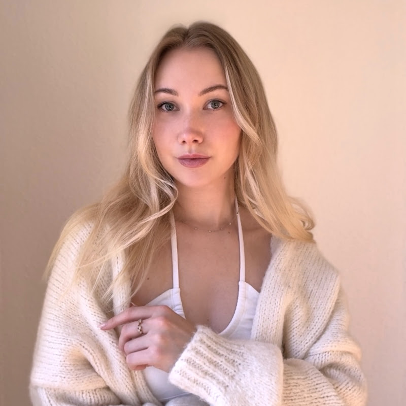 Abby ASMR - relaxing ASMR medical roleplay